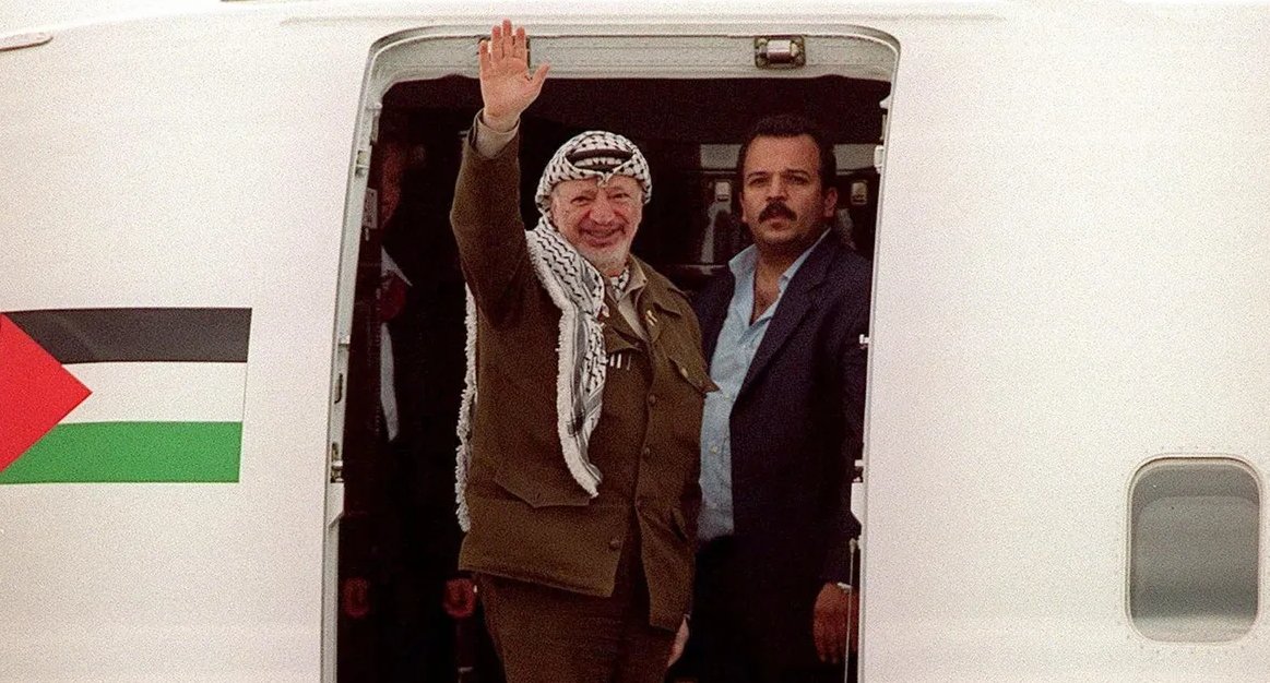 الرئيس الفلسطيني الراحل ياسر عرفات