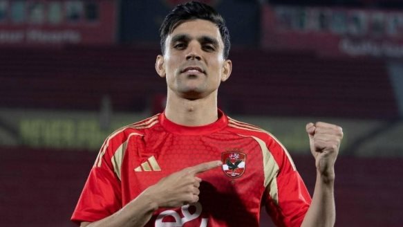 بن شرقي لاعب الأهلي
