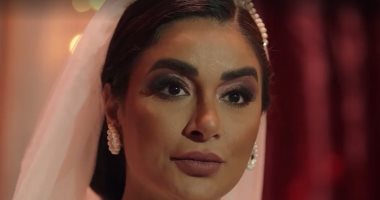الفنانة جوري بكر