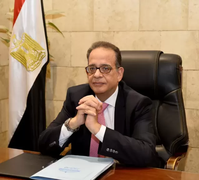 النائب طارق عبد العزيز، رئيس الهيئة البرلمانية للحزب بمجلس الشيوخ