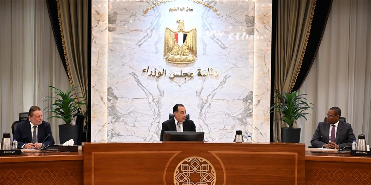 رئيس الوزراء مصطفى مدبولي ومحافظ البنك المركزي حسن عبد الله