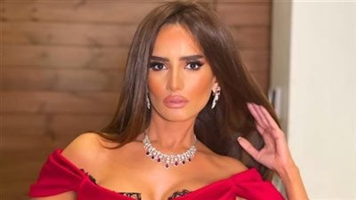 الفنانة زينة