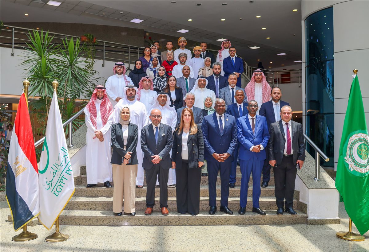 داليا الباز مع الوفود 