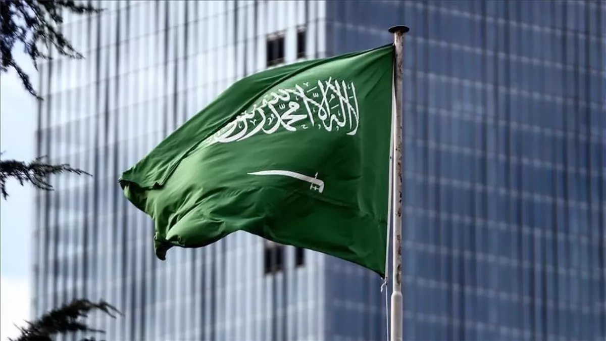 تعليق عمليات تحميل النفط في ميناء ينبع السعودي