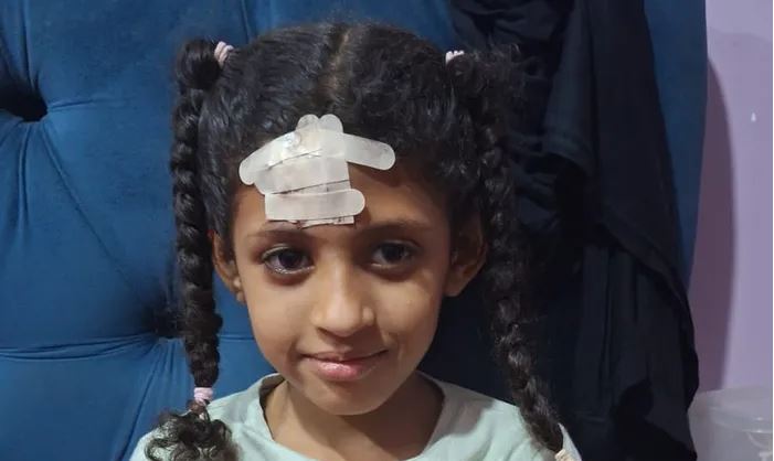 الطالبة المصابة في حادث سقوط مروحة مدرسة يحيى الرافعي بالقاهرة