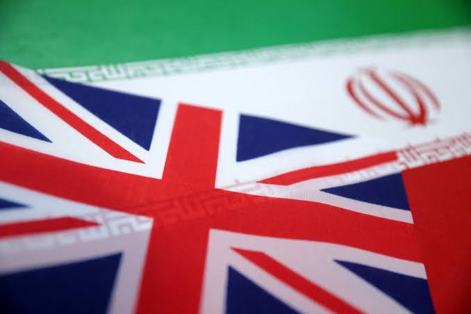 إيران وبريطانيا