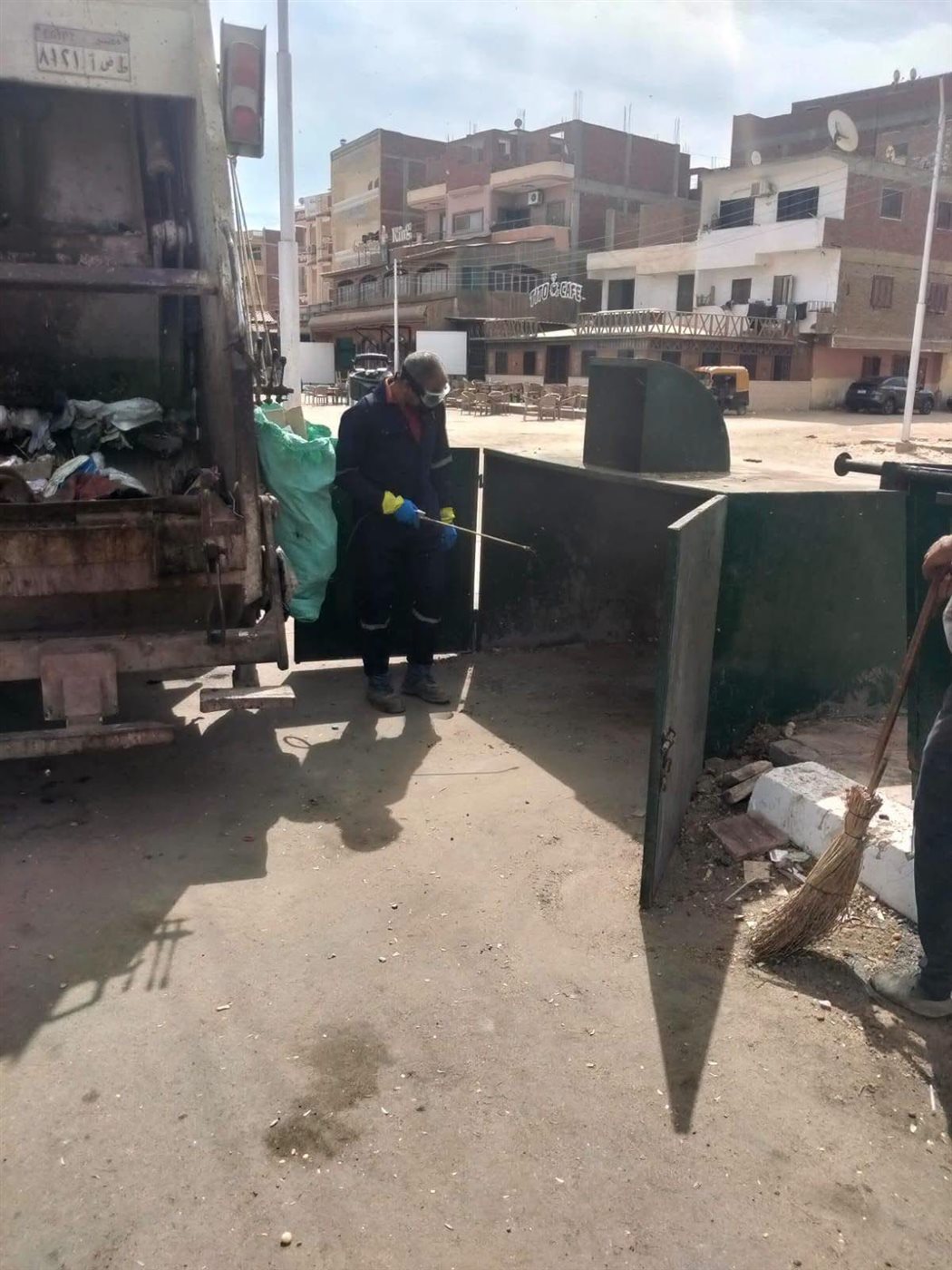 جانب من أعمال التطهير
