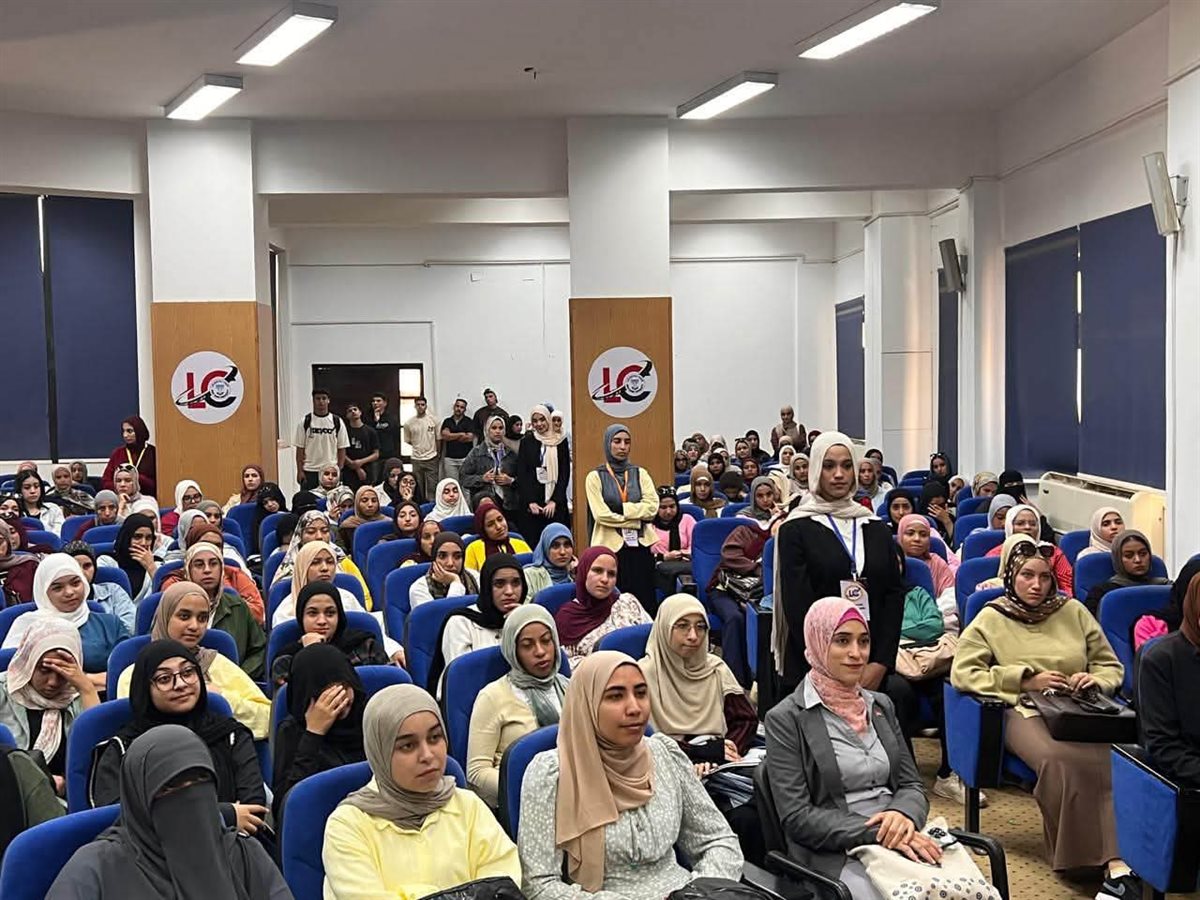 الندوة