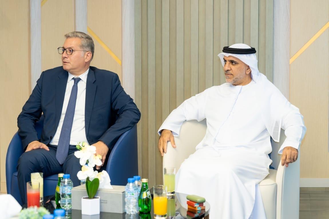 وزير البترول في مقر موانيء أبو ظبي