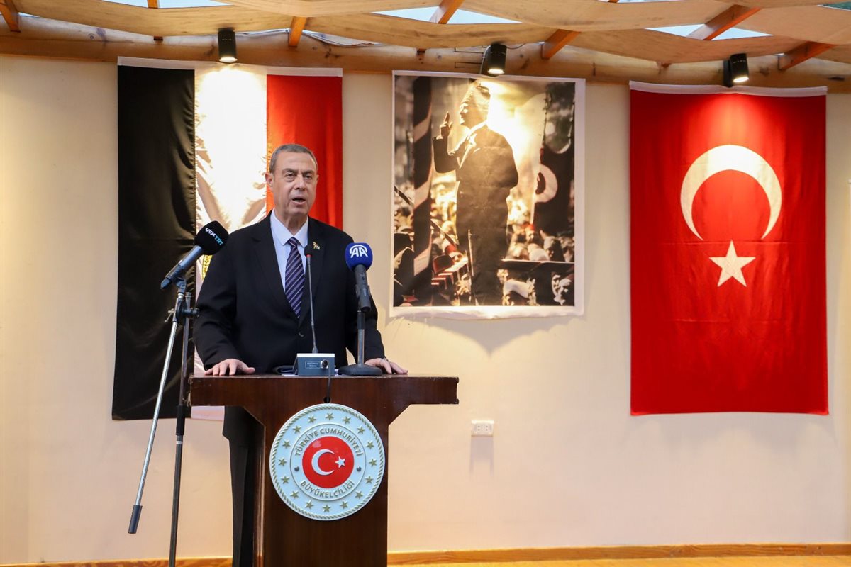 السفير الفلسطيني دياب اللوح