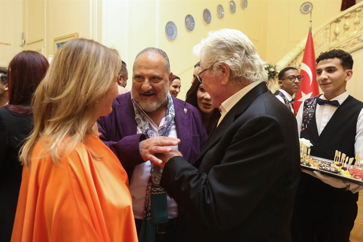 حسين فهمي ويسرا