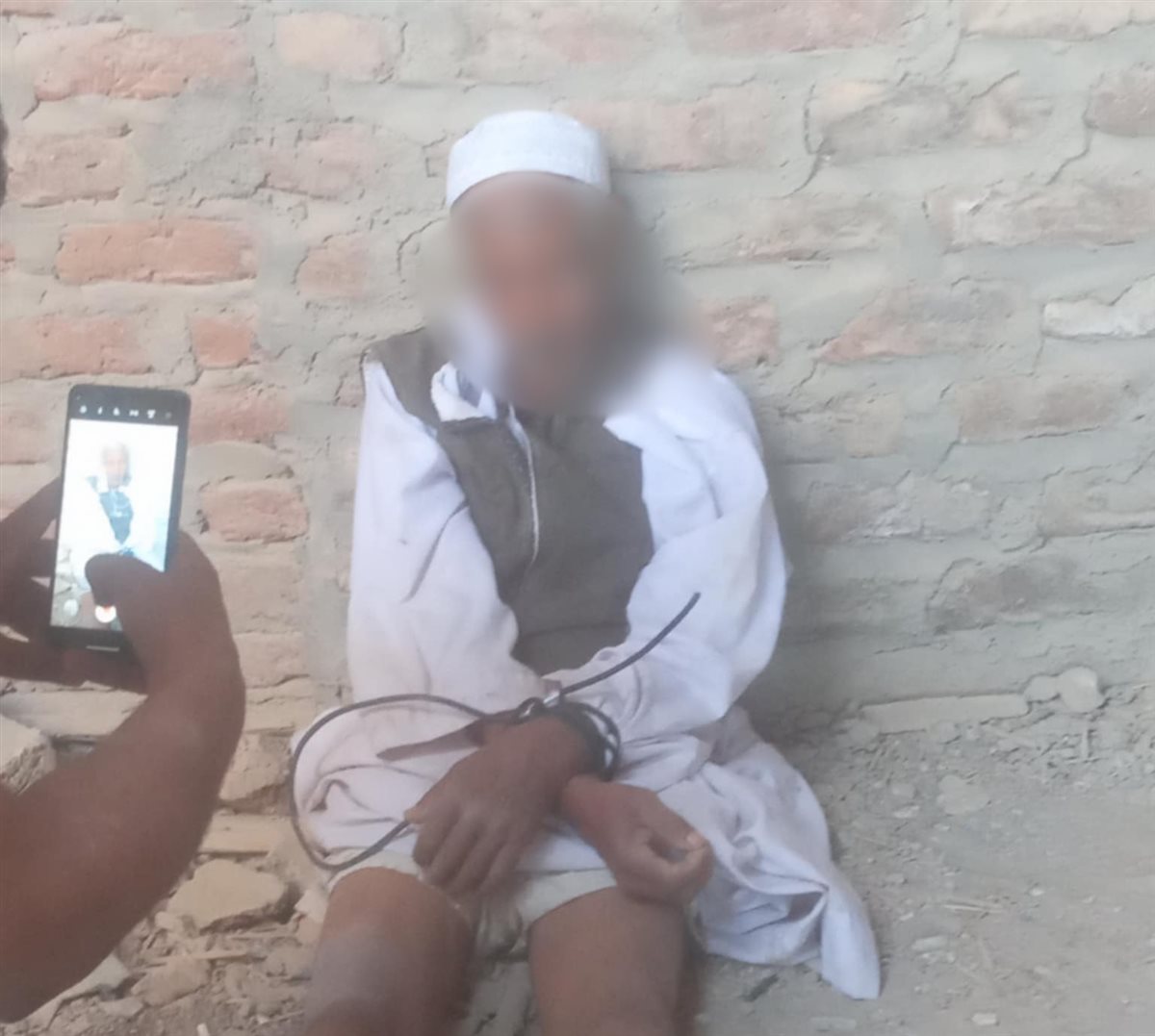 خطف مسن وتصويره في قنا 