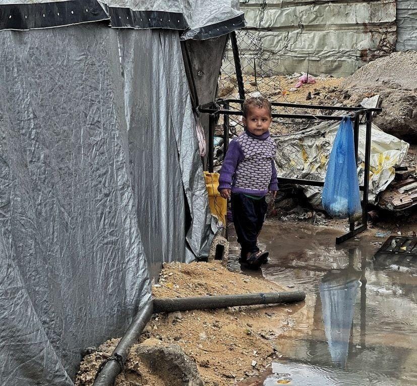 أطفال غزة بين قسوة الشتاء