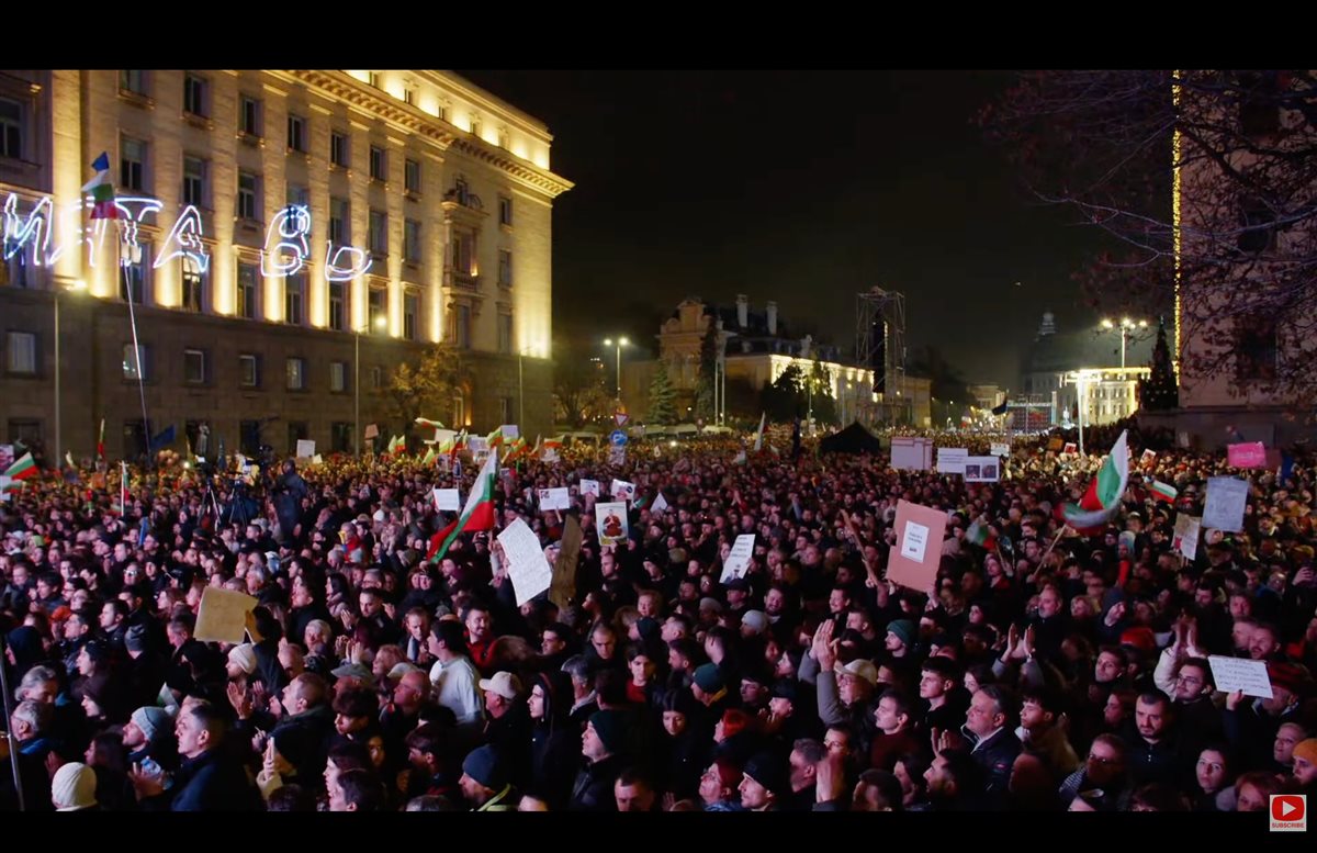 احتجاجات ضخمة تهز بلغاريا