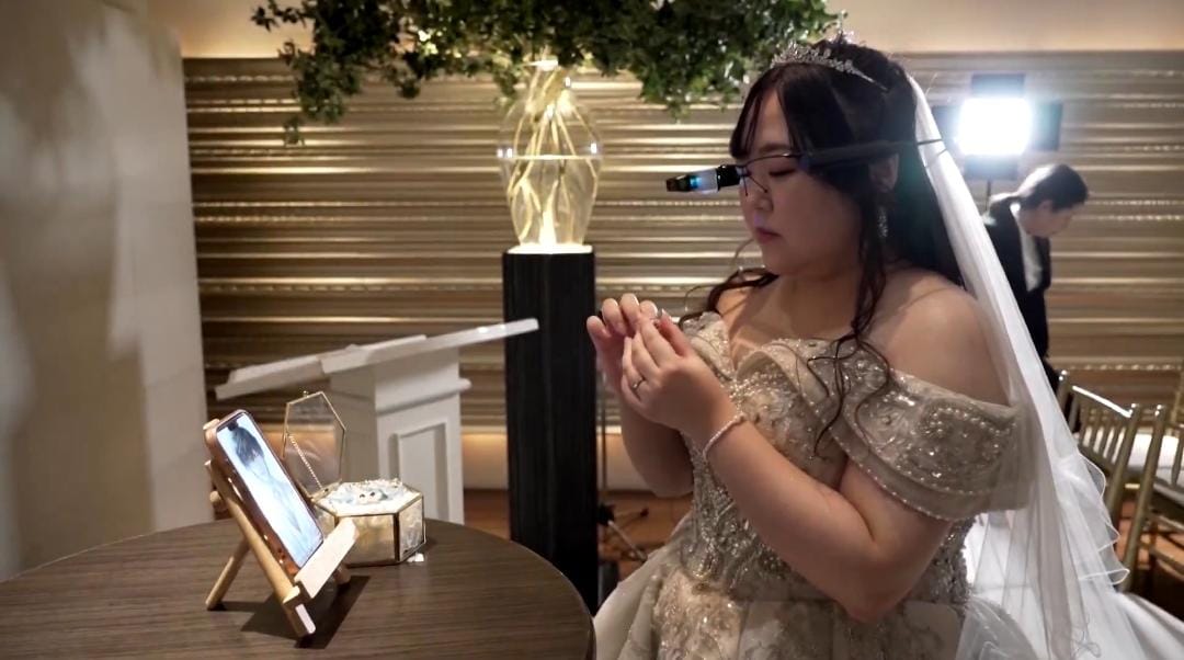 عروس يابانية تتزوج عريس بالذكاء الاصطناعي