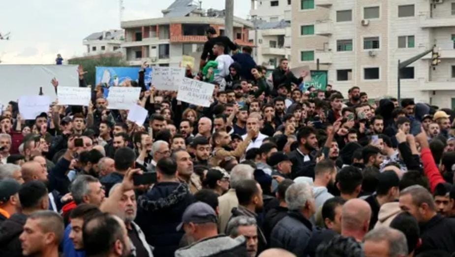 مظاهرات حاشدة تضرب الساحل السوري