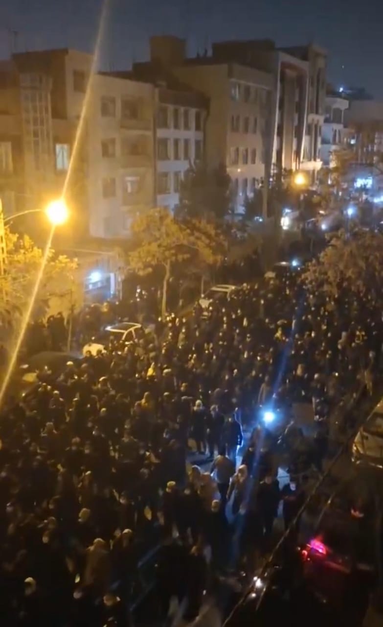 احتجاجات إيران تخرج عن السيطرة