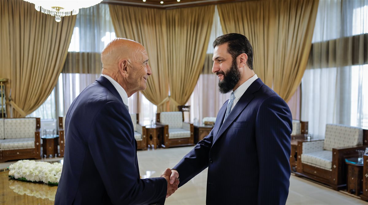 الرئيس السوري والمبعوث الأميركي توم باراك&nbsp;