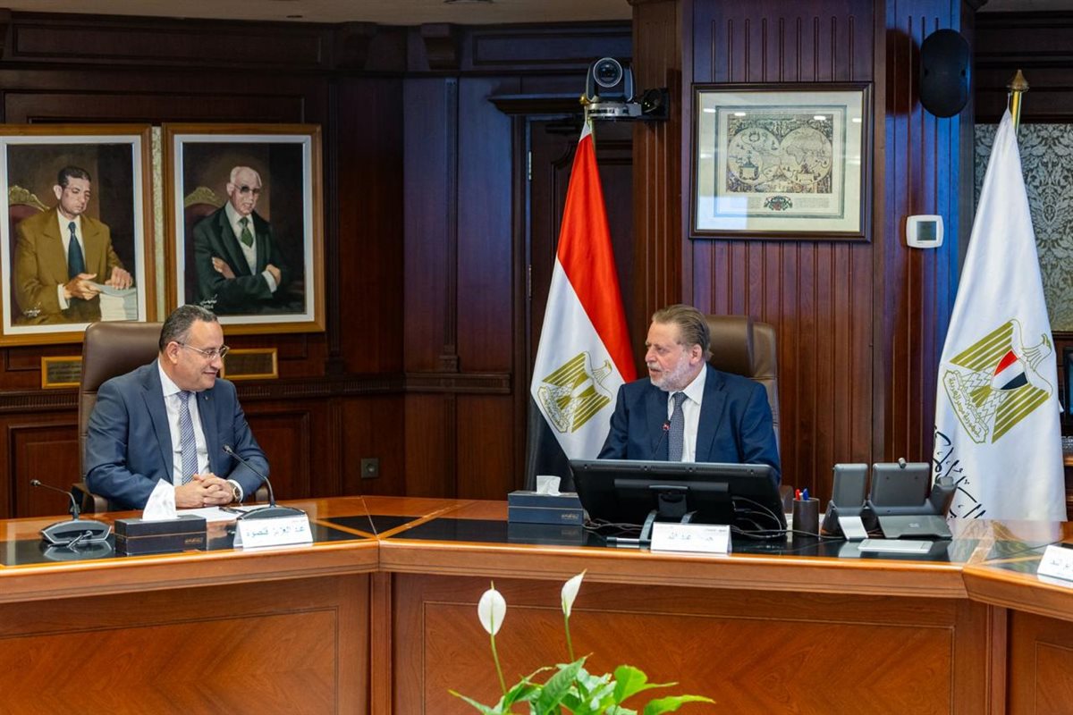 محافظ المركزي ووزير التعليم العالي