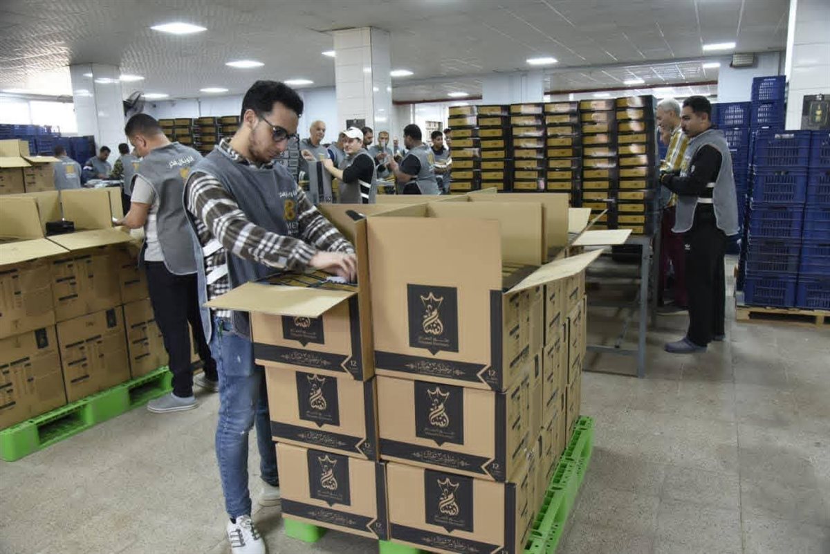 من داخل المصنع