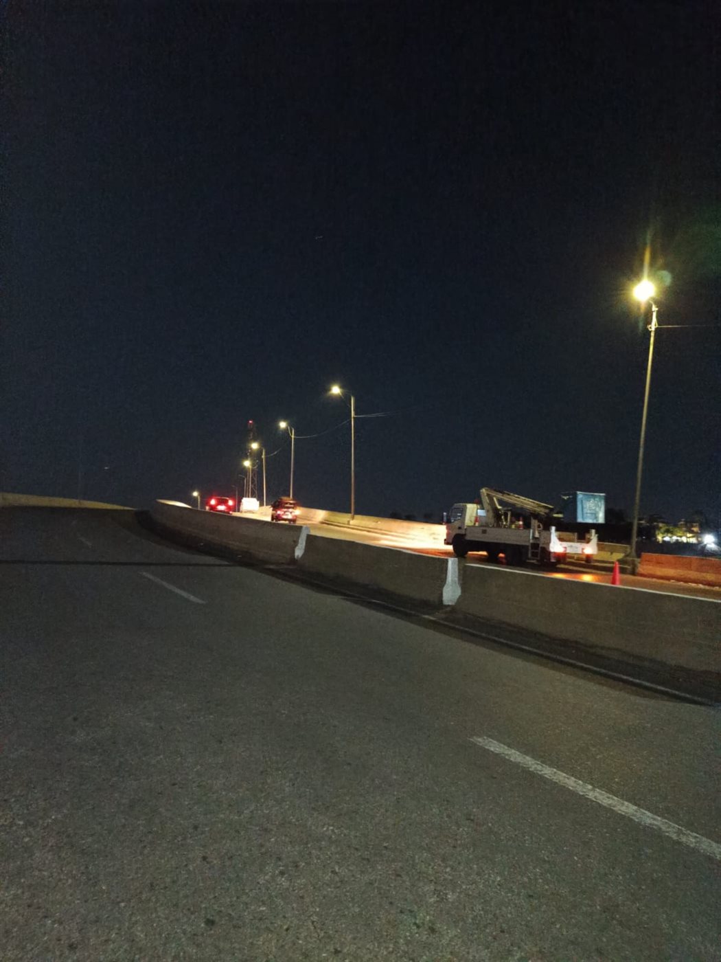 إنارة طريق نفق تحيا مصر بالإسماعيلية&nbsp;