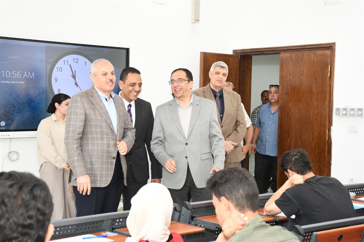 جولة رئيس الجامعة باللجان