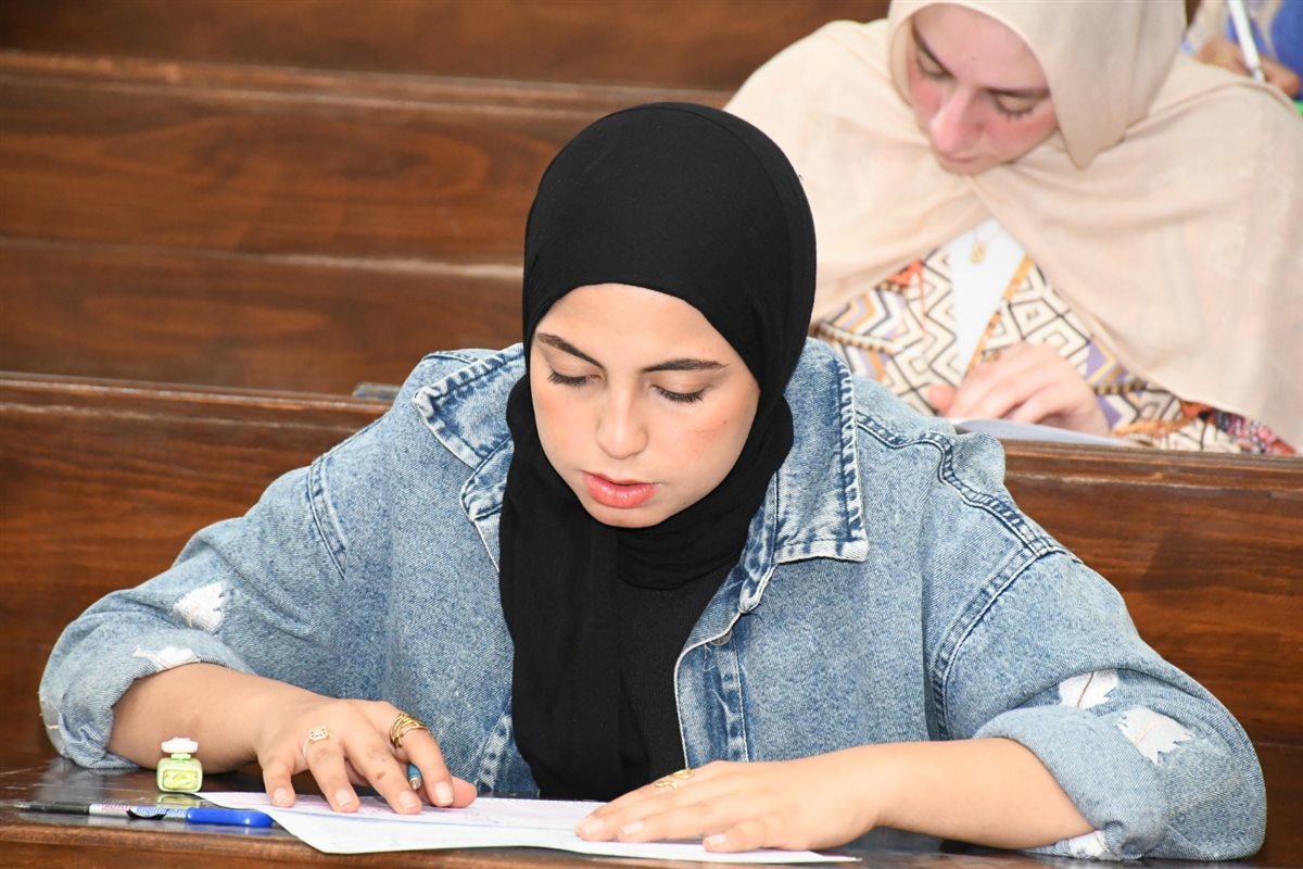 جولة رئيس الجامعة باللجان