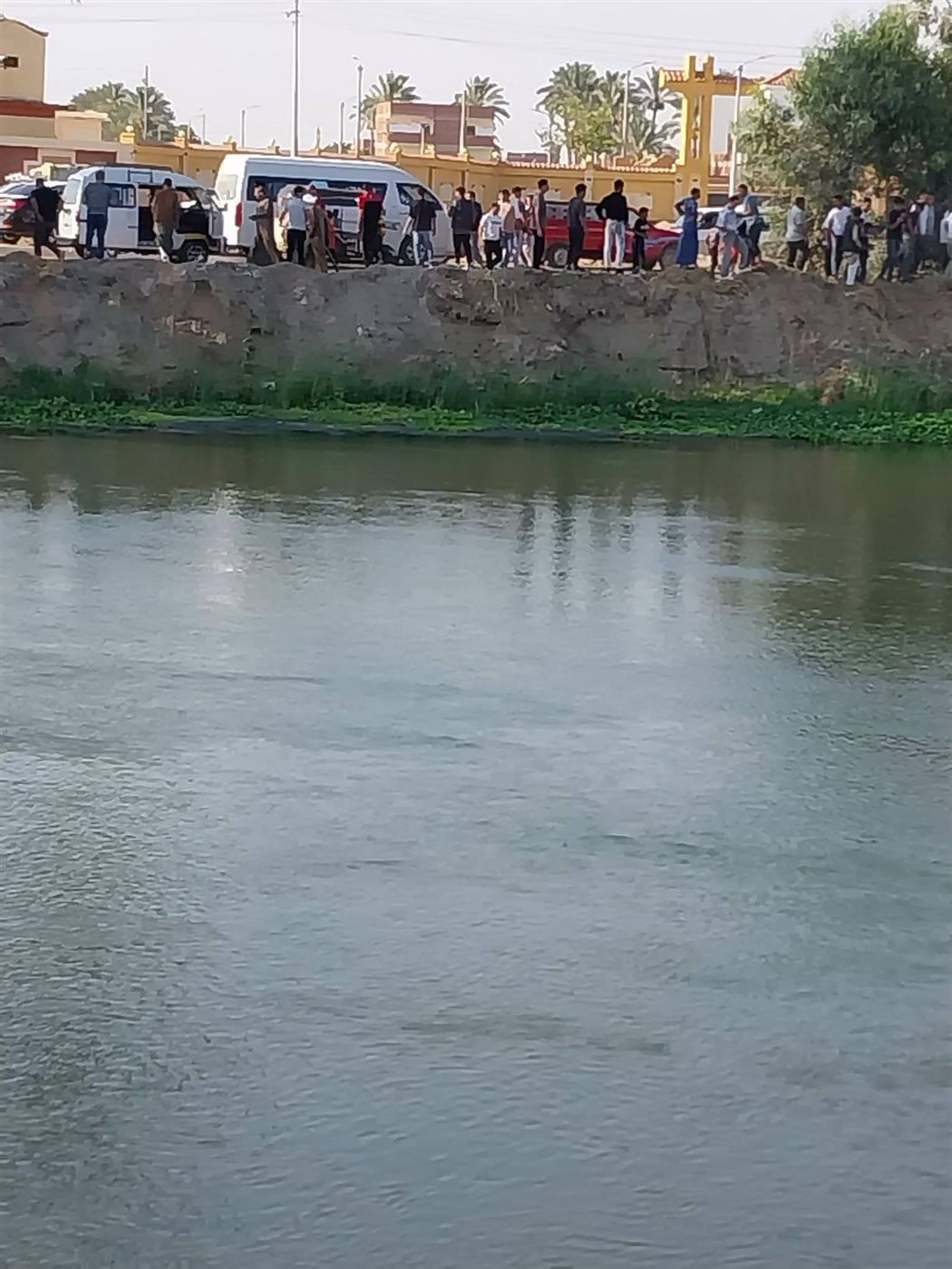 انقلاب السيارة بالترعة&nbsp;