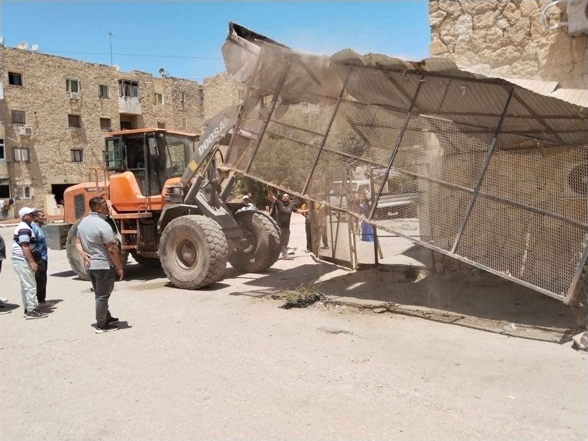 إزالة الإشغالات والتعديات المخالفة بحي ثالث بالإسماعيلية