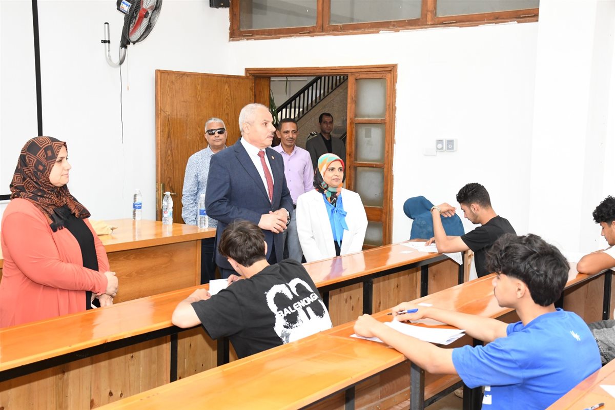 جولة رئيس الجامعة