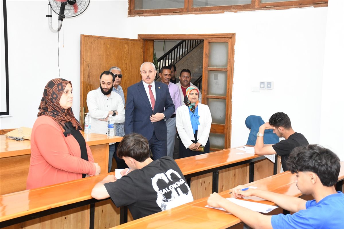 جولة رئيس الجامعة