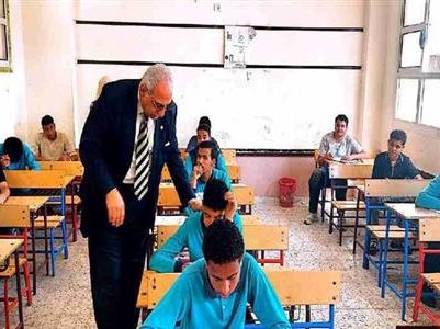 طلاب الشهادة الإعدادية