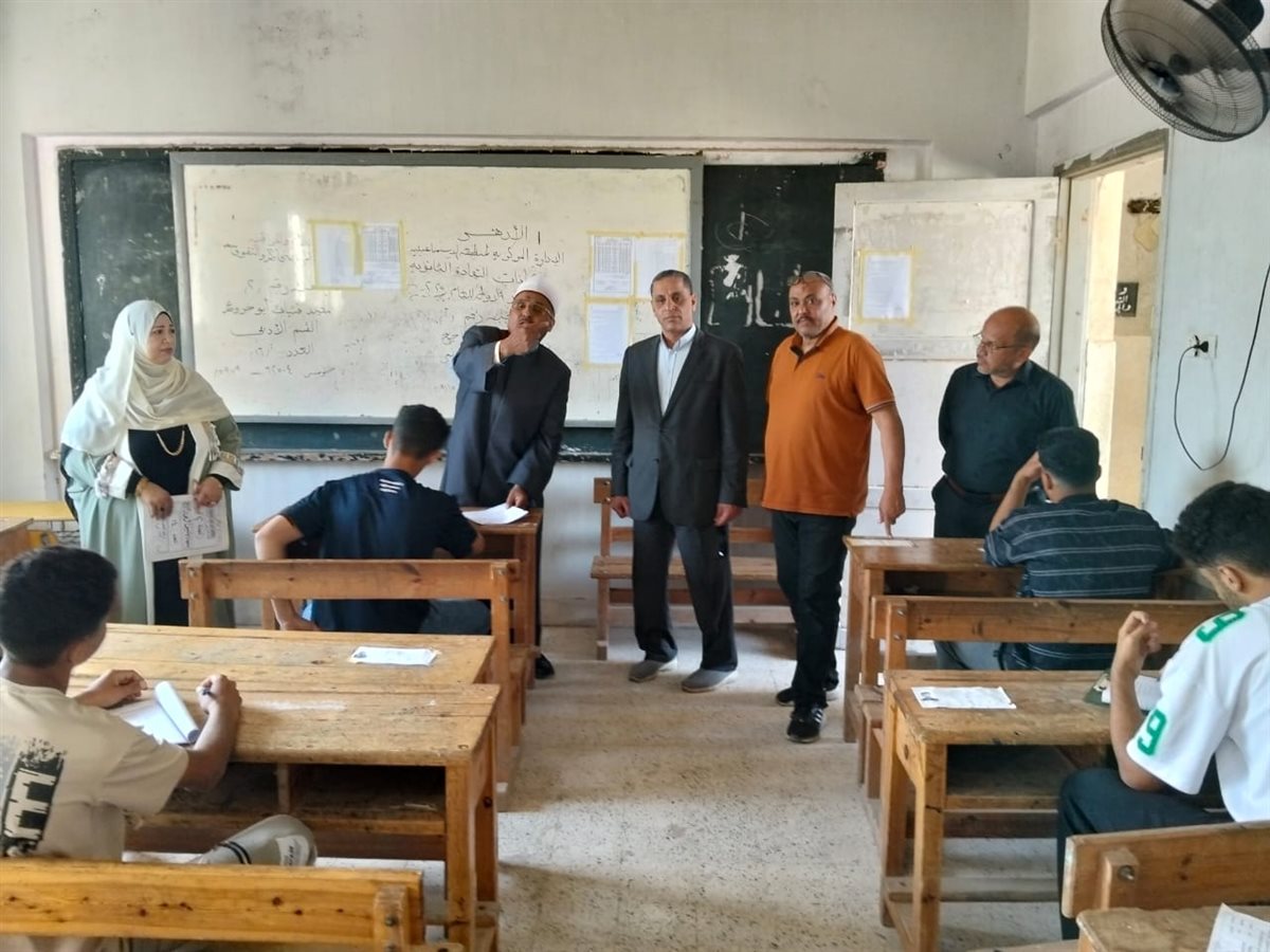 جولة رئيس منطقة الإسماعيلية الأزهرية وموفد قطاع المعاهد