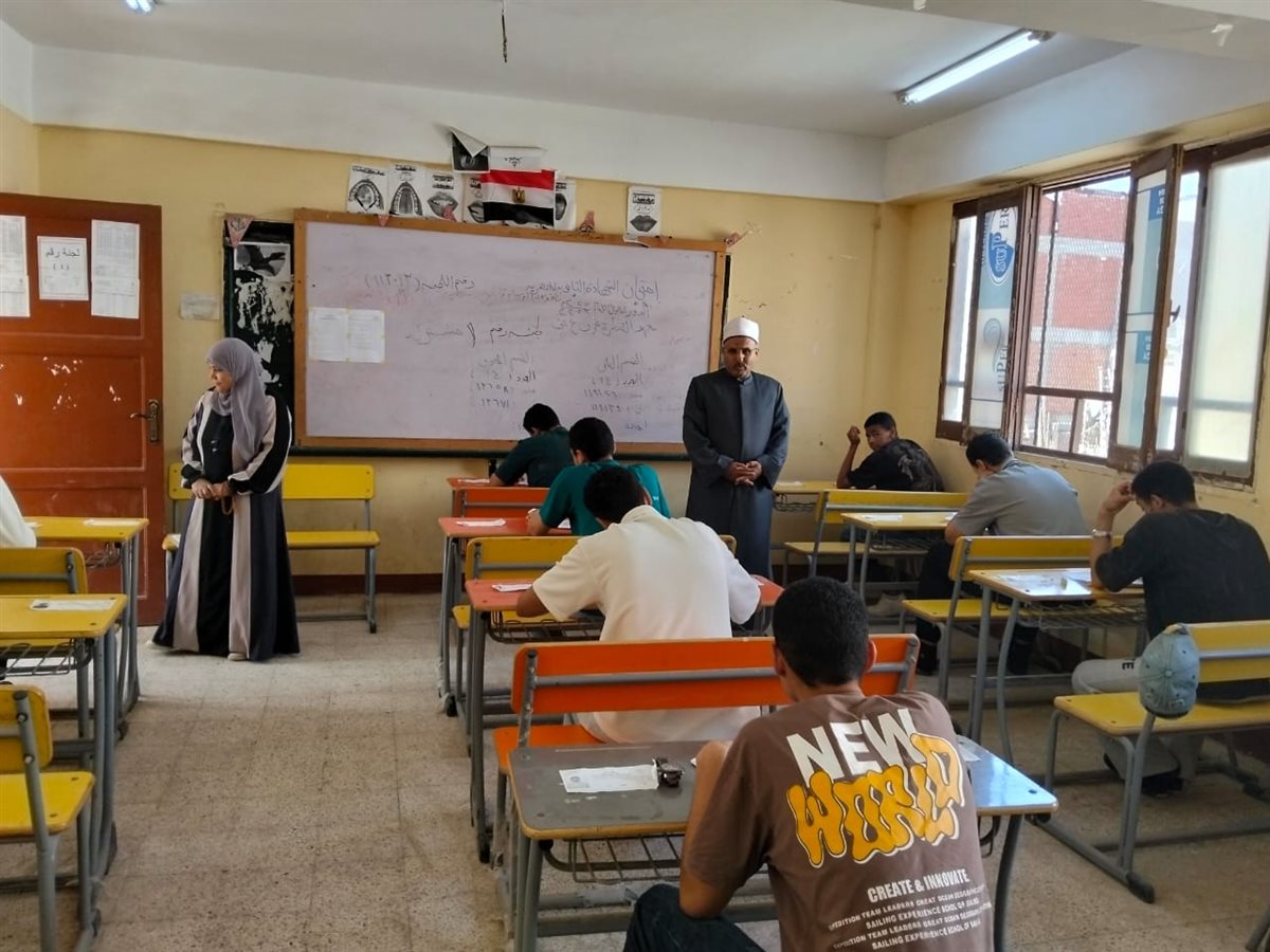 جانب من جولة رئيس الإدارة المركزية لمنطقة الإسماعيلية