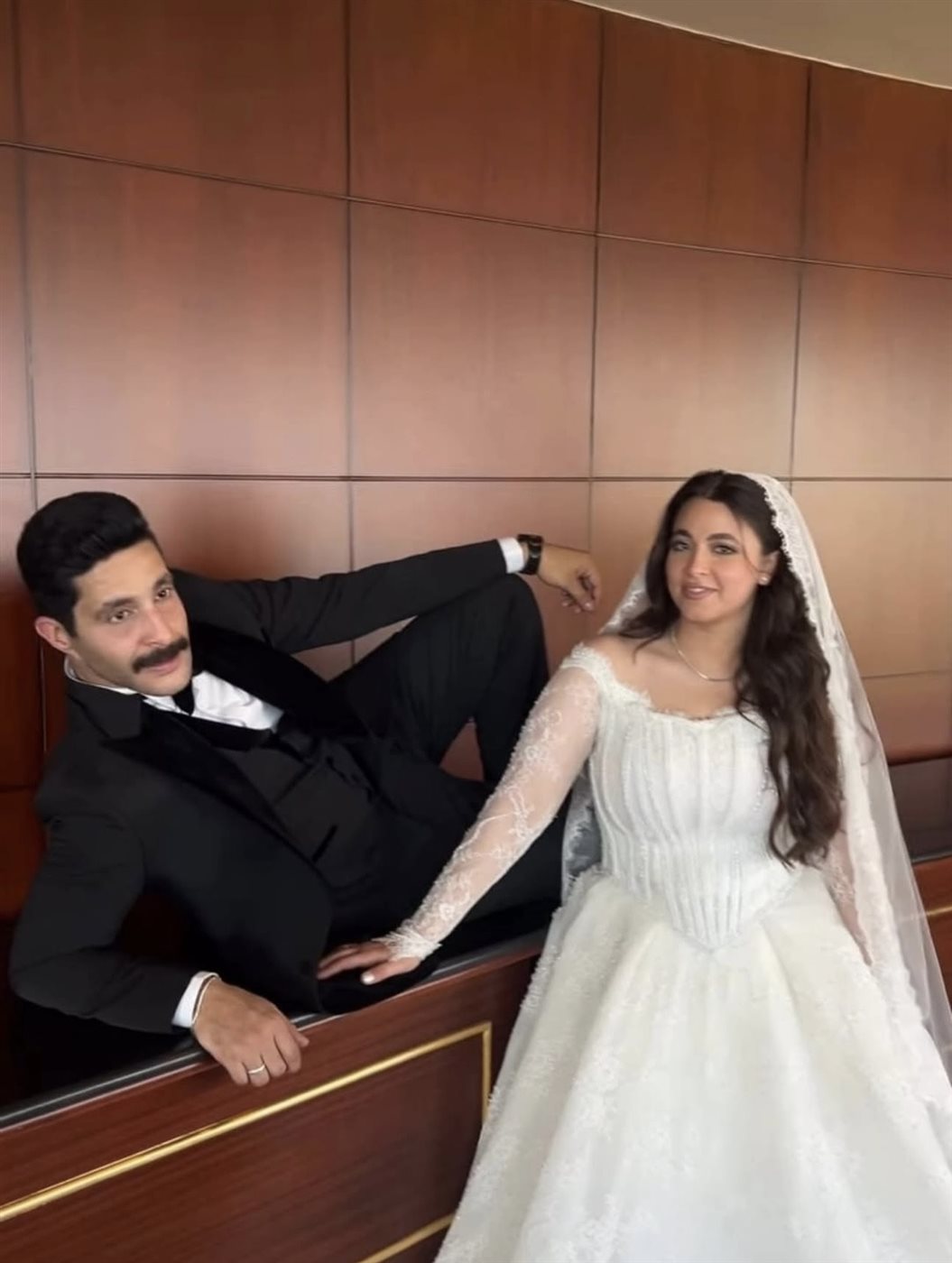 فرست لوك مصطفى منصور و هايدي رفعت&nbsp;