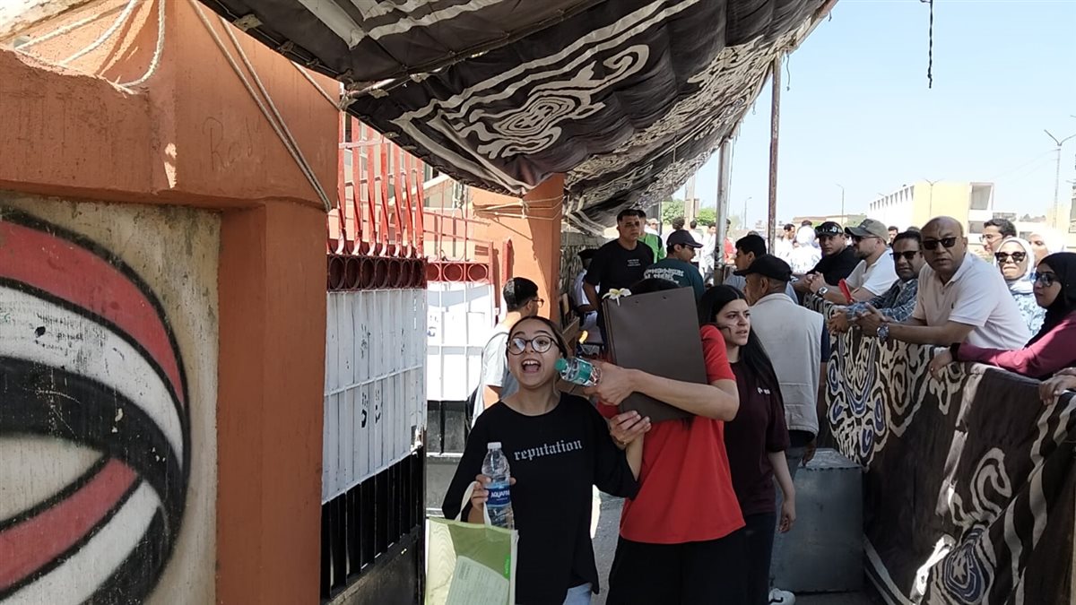 خروج الطلاب من اللجان