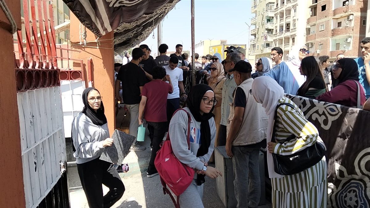 خروج الطلاب من اللجان