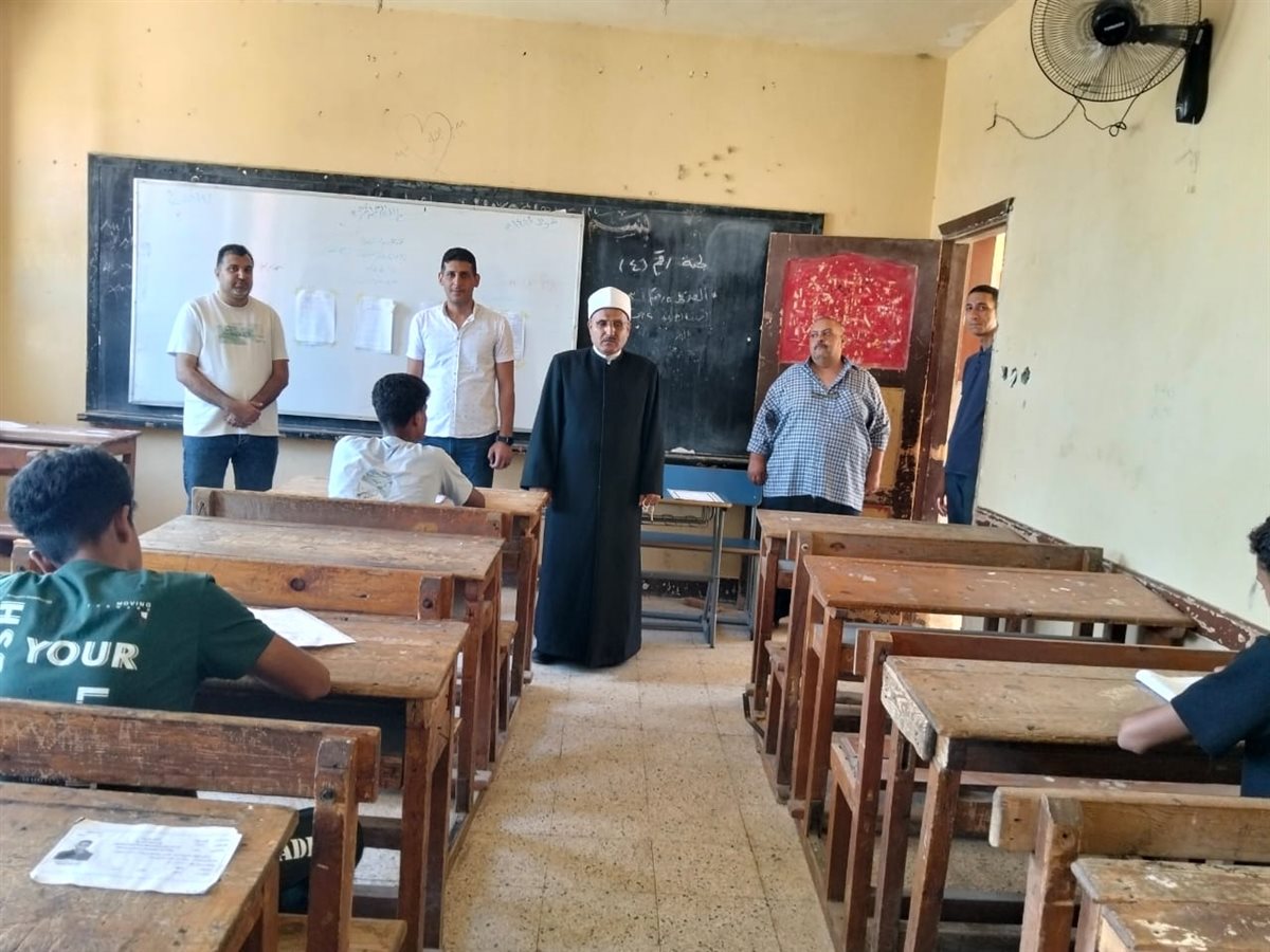 جولة رئيس منطقة الإسماعيلية الأزهرية بشرق القناة