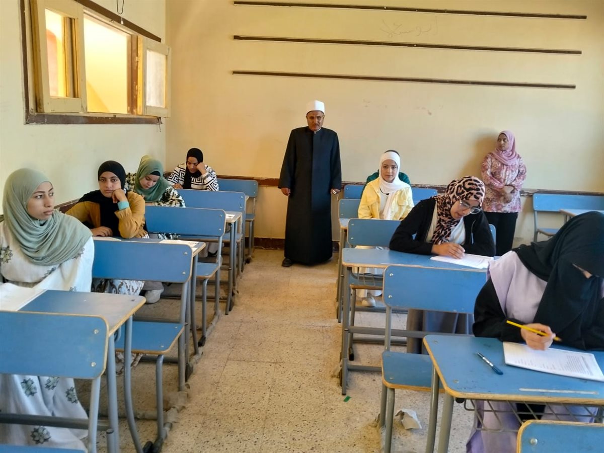 جولة رئيس منطقة الإسماعيلية الأزهرية بشرق القناة