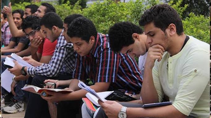 طلاب الثانوية العامة