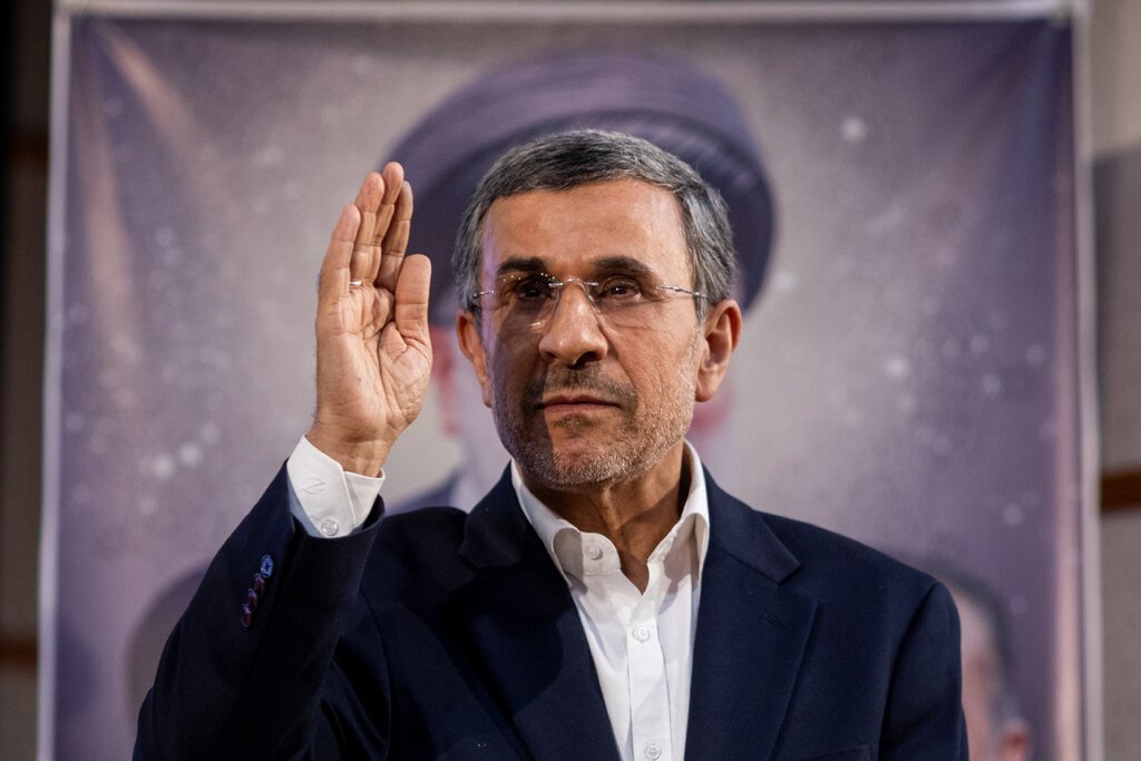 الرئيس الإيراني السابق محمود أحمدي نجاد