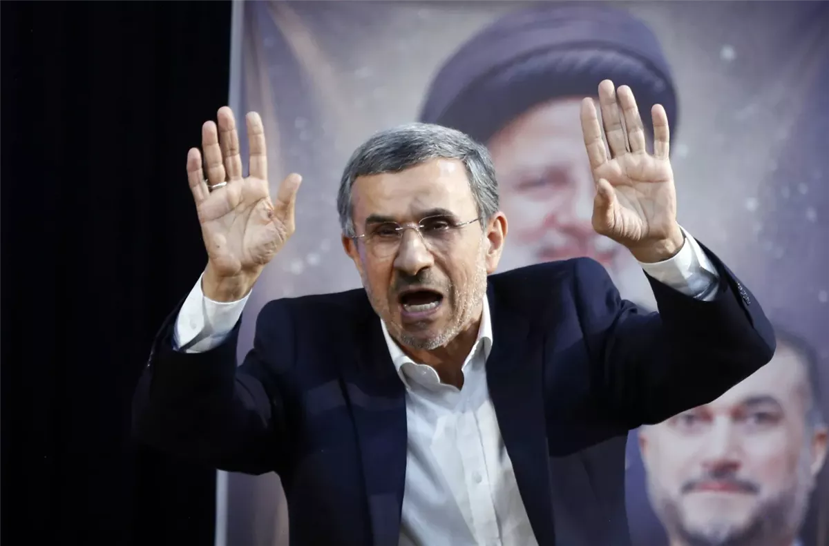 الرئيس الإيراني السابق محمود أحمدي نجاد