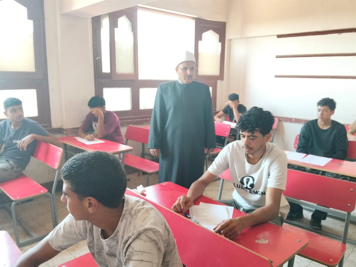 الدكتور مؤمن الهواري رئيس الإدارة المركزية بالإسماعيلية