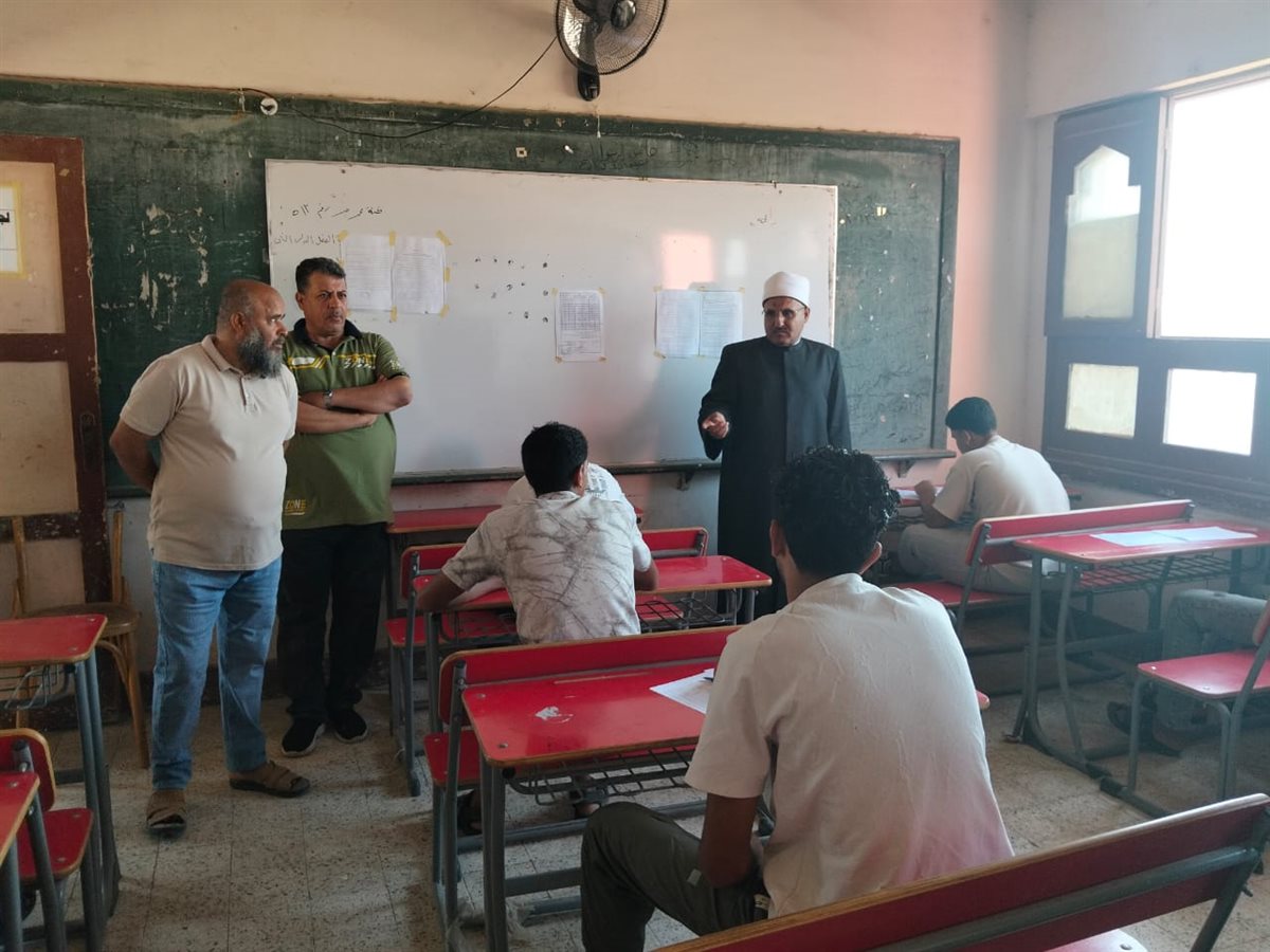 الدكتور مؤمن الهواري رئيس الإدارة المركزية بالإسماعيلية