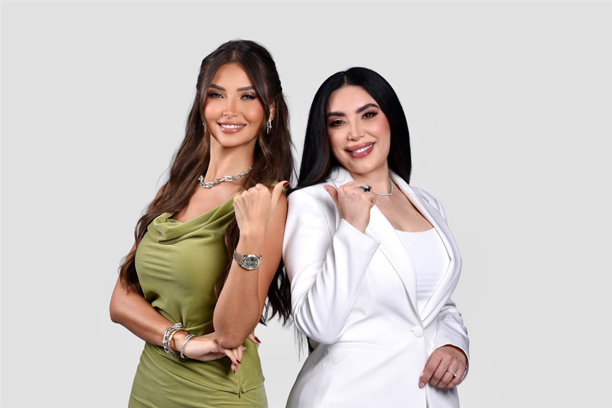 الفنانة عبير صبري مع الإعلامية هبة حيدري&nbsp;