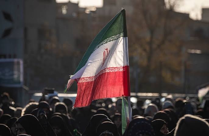 إيران