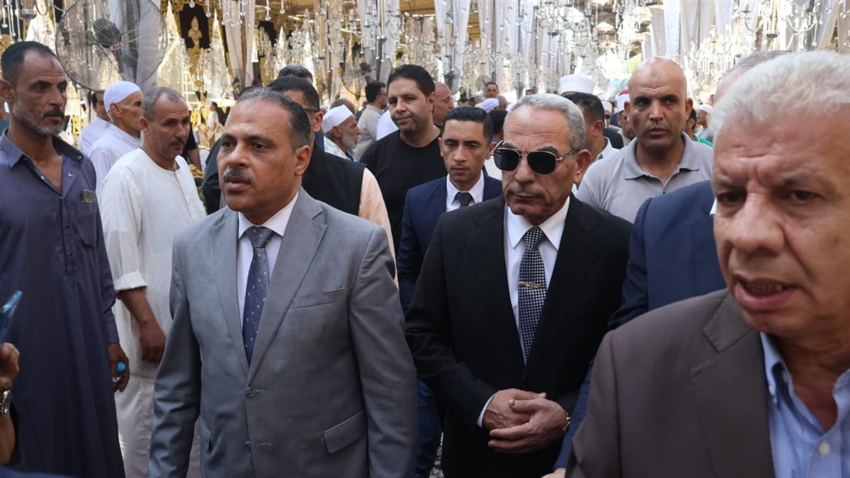 محافظا الإسماعيلية والشرقية يقدمان واجب العزاء في ضحايا حادث طريق الدواويس