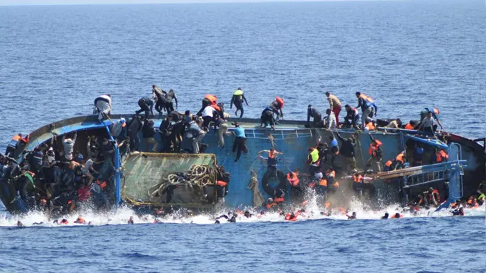 انتشال 8 جثث بعد غرق مركب مهاجرين قبالة تونس
