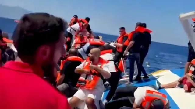 غرق عبّارة قبالة سواحل قبرص