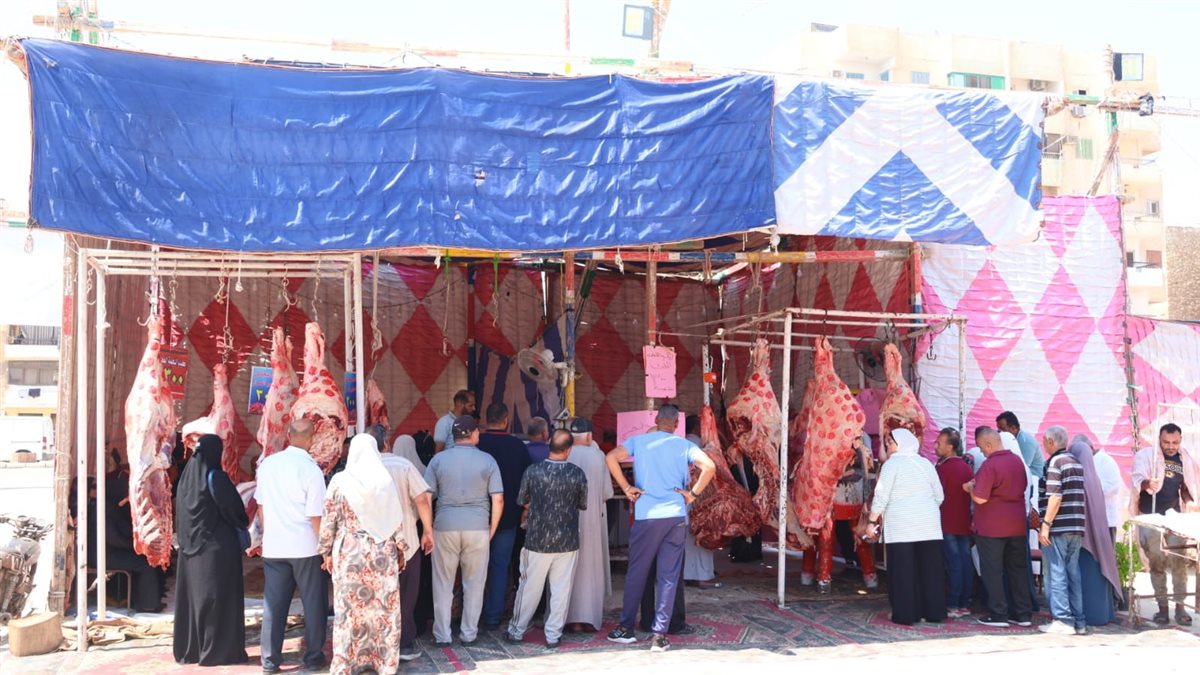 جانب من فاعليات مبادرة بيع اللحوم بأسعار مخفضة